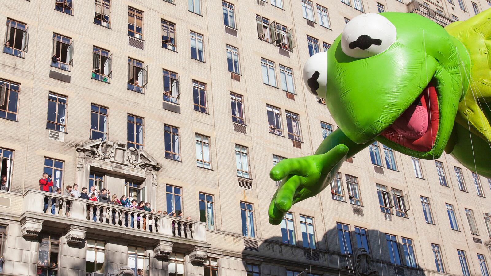cheats/2012/11/22/macy-s-parade-seeks-to-revive-nyc/parade-kermit-cheat_rwd8iu