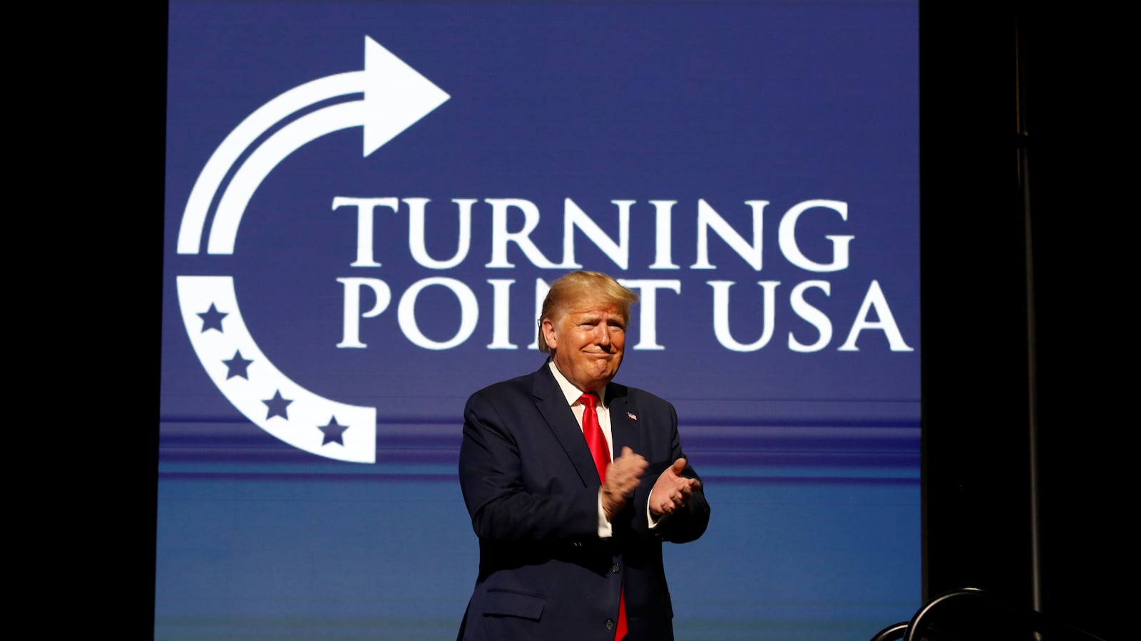 2019-12-22T012925Z_42562118_RC210E9A2KFS_RTRMADP_3_USA-TRUMP_rem3ca