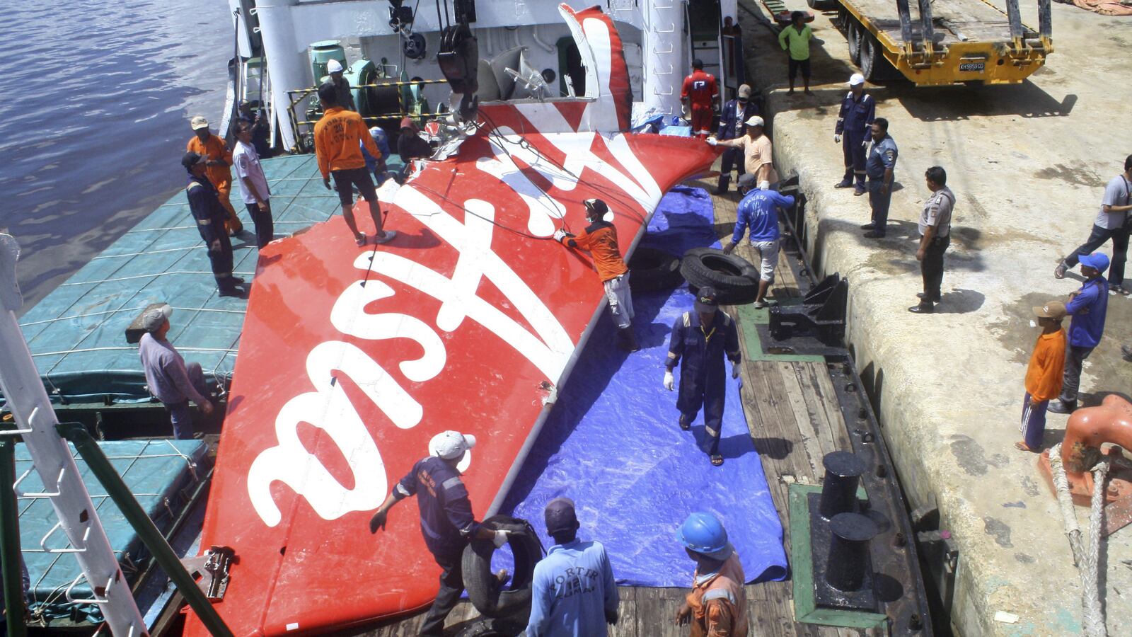 cheats/2015/12/01/crew-actions-blamed-for-airasia-crash/151201-airasia-8501-report-cheat_n36kkj
