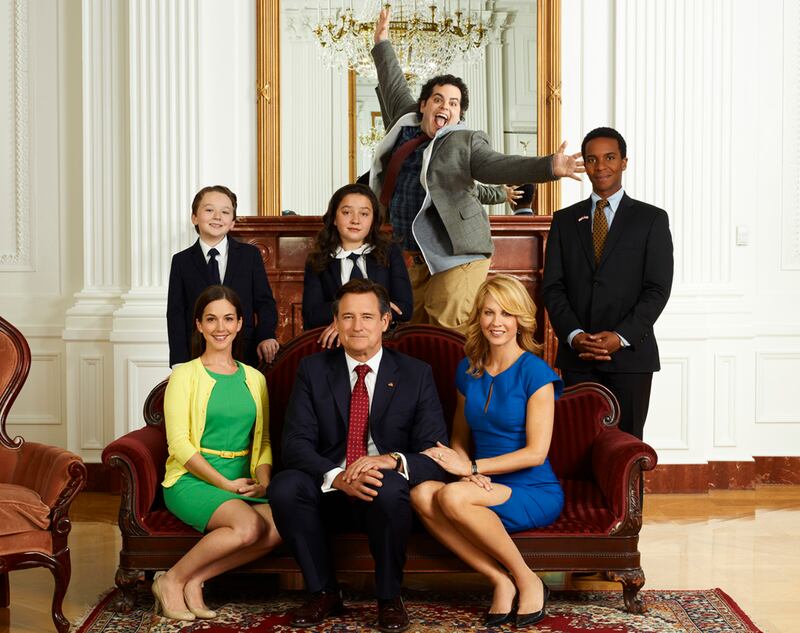 galleries/2012/05/09/tv-upfronts-2012-nbc-abc-cbs-fox-and-the-cw-announce-schedules/slide6-1600-penn-tv-upfronts_zlx4fe