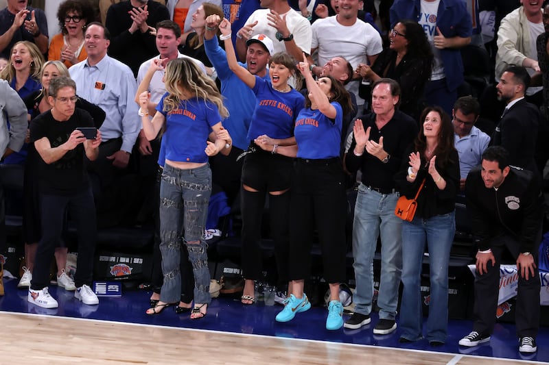 Celebrities courtside at the Knicks game