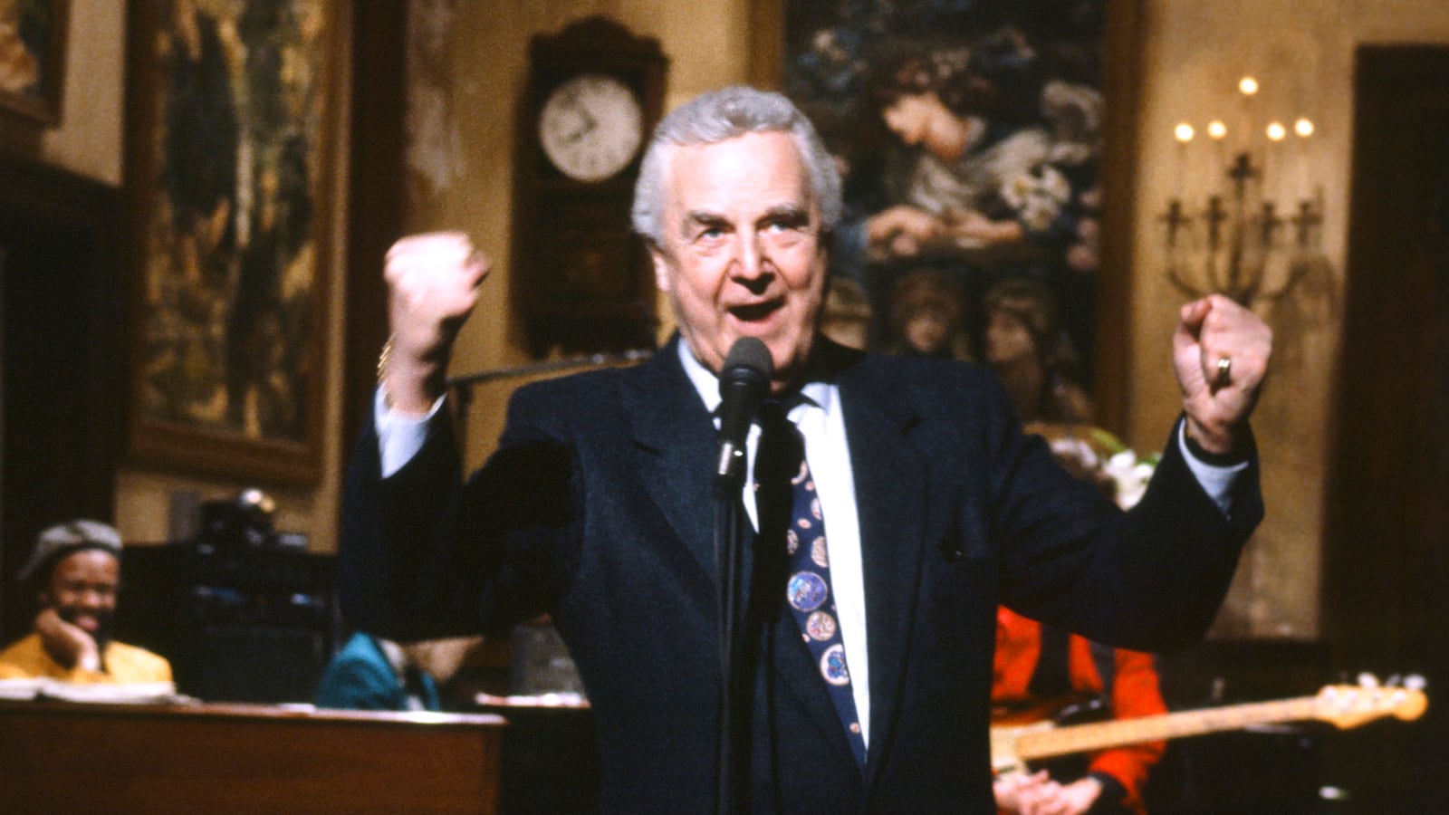 articles/2014/08/19/snl-announcer-don-pardo-s-jfk-connection/140819-swin-pardo-tease_pql0vd