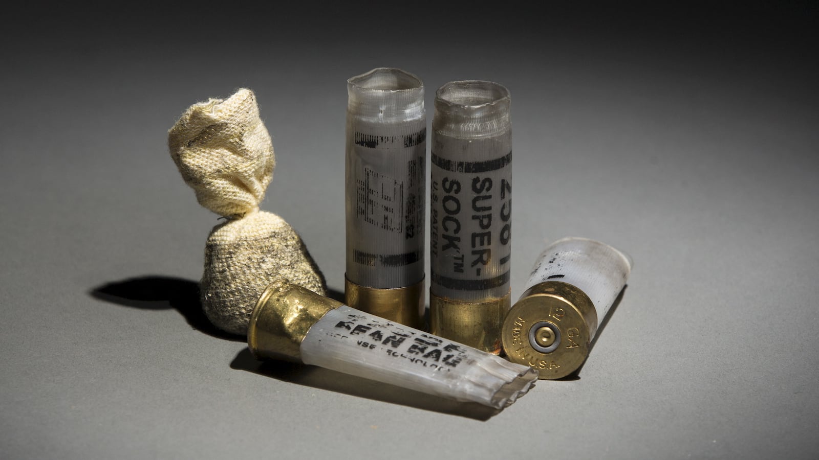 Beanbag shotgun rounds