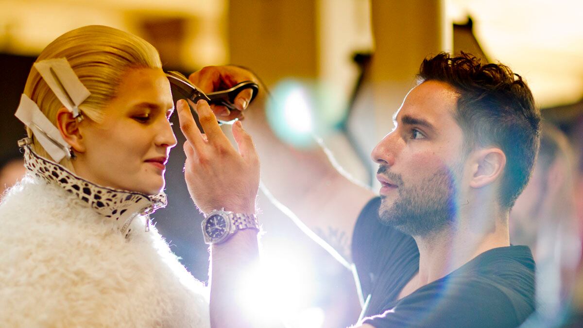 galleries/2012/03/07/chanel-alexander-mcqueen-lanvin-more-backstage-at-paris-fashion-week-photos/paris-backstage-8_z6vhf8