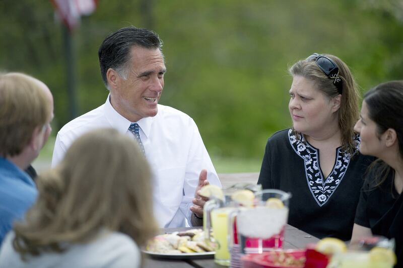 galleries/2012/04/21/politicians-and-cookies-mitt-romney-hillary-clinton-and-more-controversial-cookie-comments-photos/romney-cookies-and-politics_xsap5l