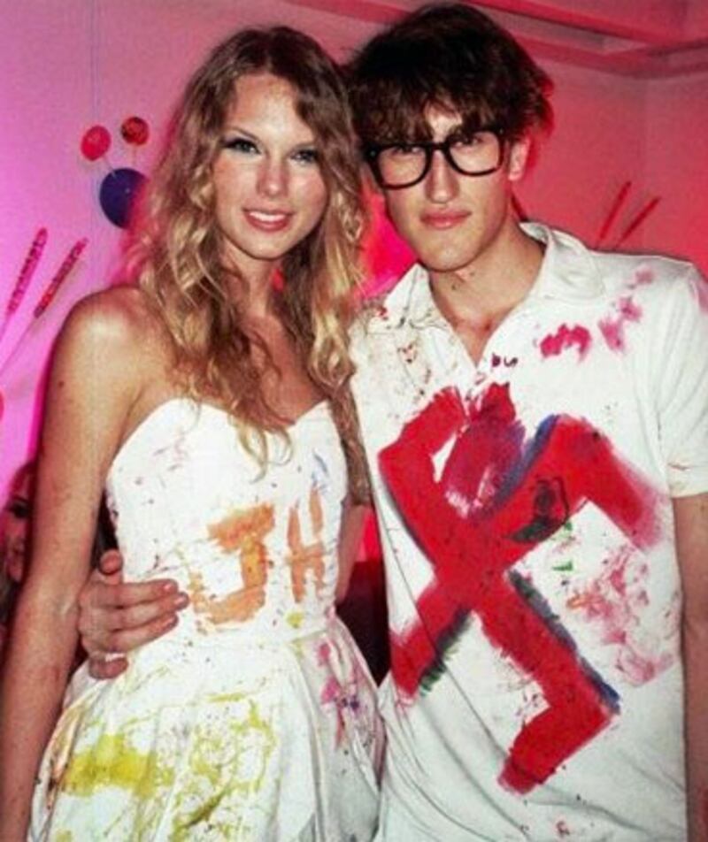 galleries/2010/04/01/celebrity-nazi-scandals/nazi-scandals---13-1_sunokr