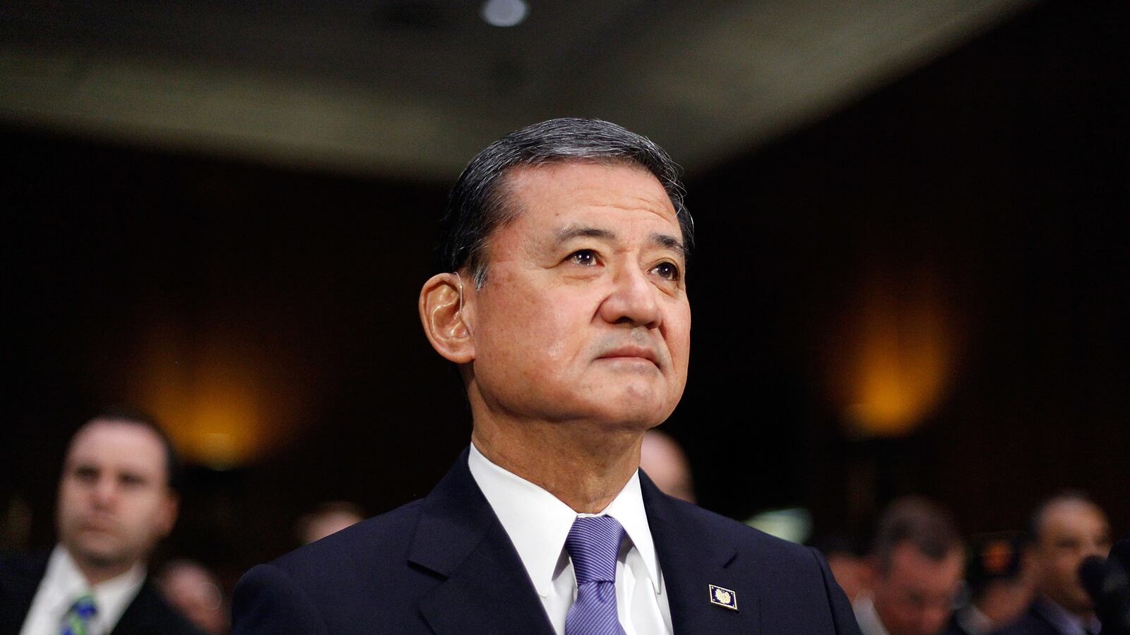 articles/2014/05/20/the-scandal-at-the-va-is-real-and-obama-is-ducking-it/140518-christie-shinseki-tease_is1idv