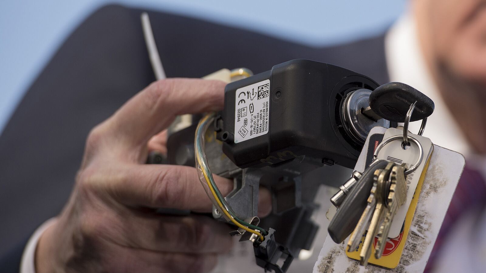 cheats/2014/11/24/negligent-homicide-may-be-gm-s-fault/141124-gm-ignition-cheat_jnertm