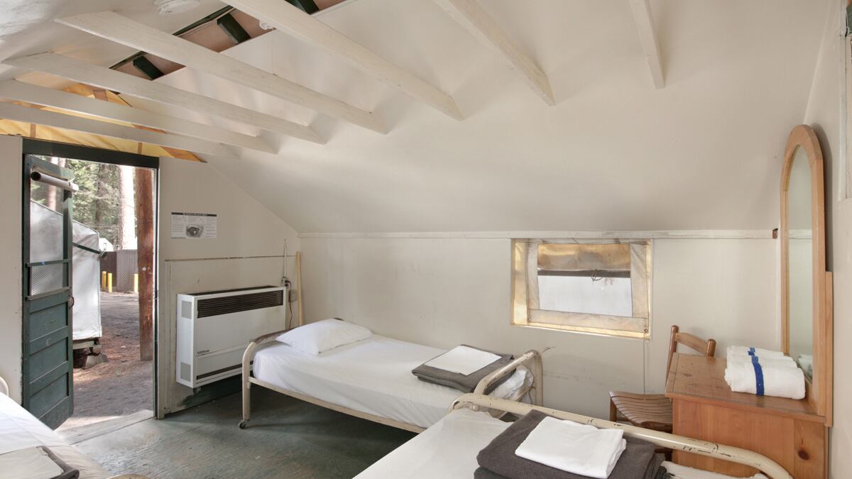 cheats/2012/09/07/death-blamed-on-yosemite-virus/yosemite-curry-village-hantavirus-cheat_tlkitw