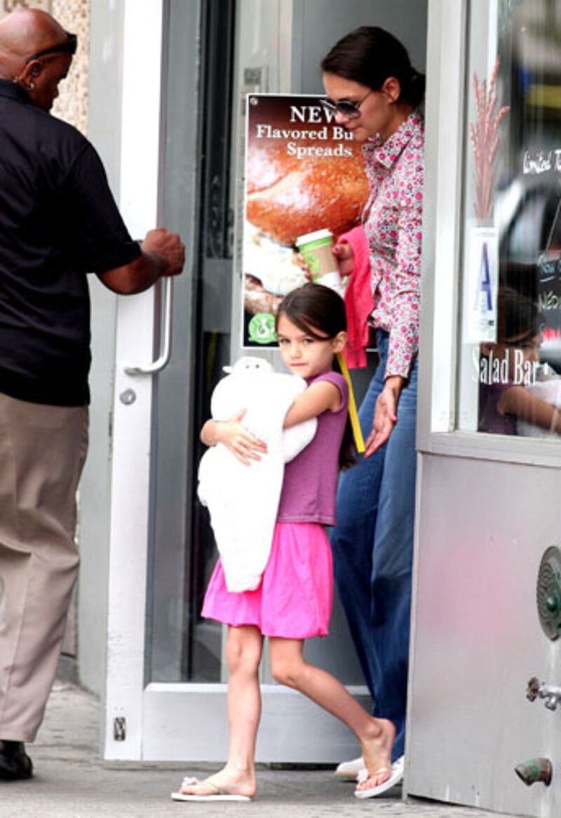 galleries/2012/08/05/suri-cruise-s-guide-to-new-york-city-bronx-zoo-pastis-more-photos/suri-cruise-bagels_q7pwpy