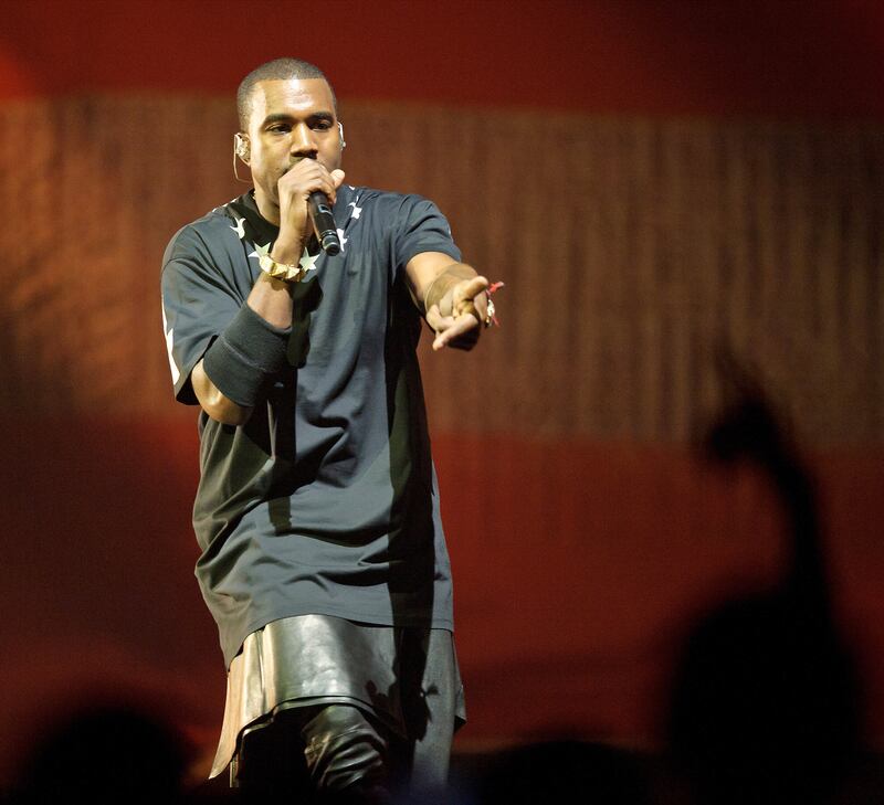 galleries/2012/12/13/kanye-west-jared-leto-more-men-in-skirts-photos/men-in-skirts-kanye_c5nsg3