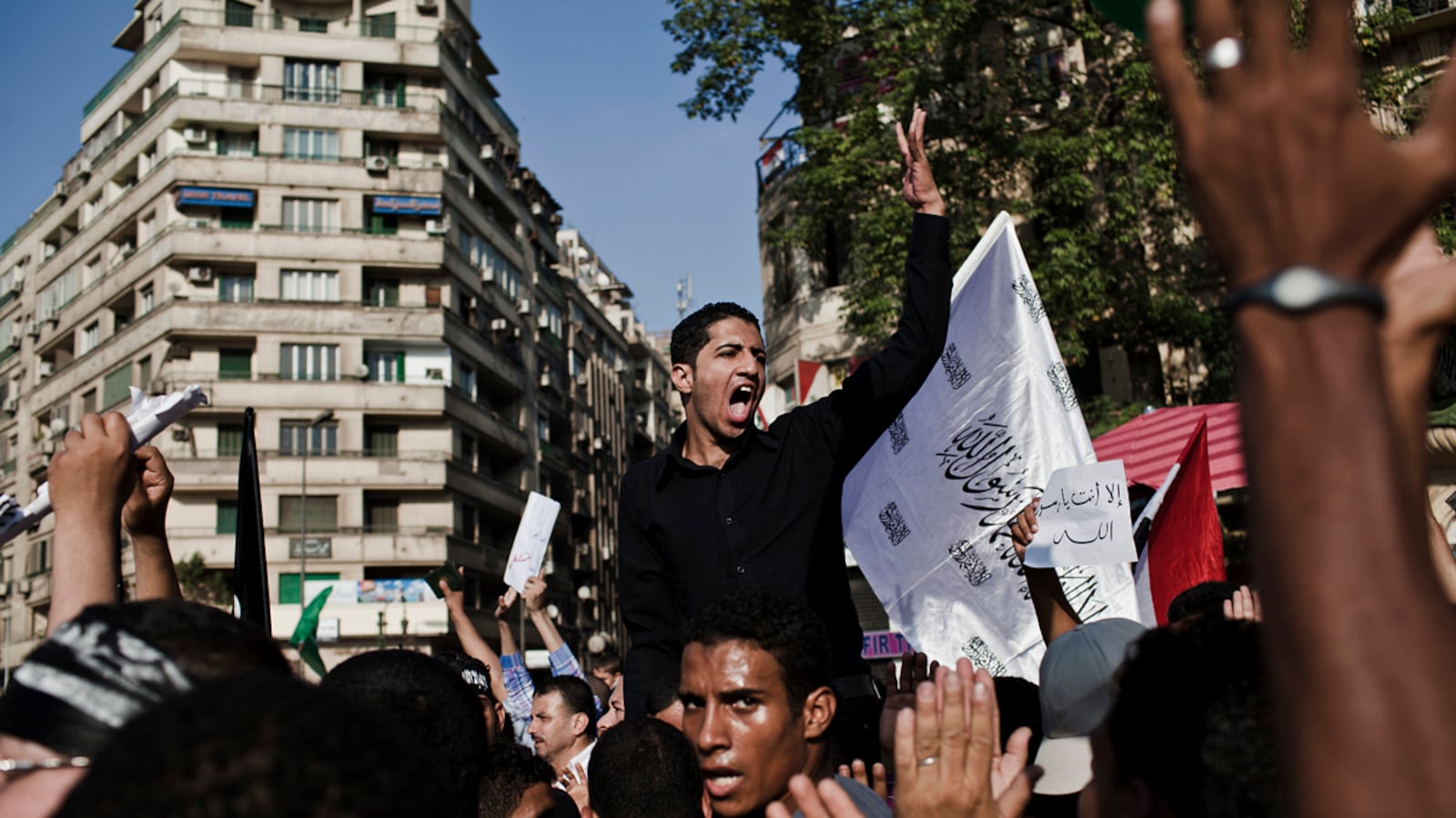 articles/2012/12/11/morsi-opponents-supporters-plan-dueling-cairo-rallies-on-referendum/egypt-protests-giglio_gfgpun
