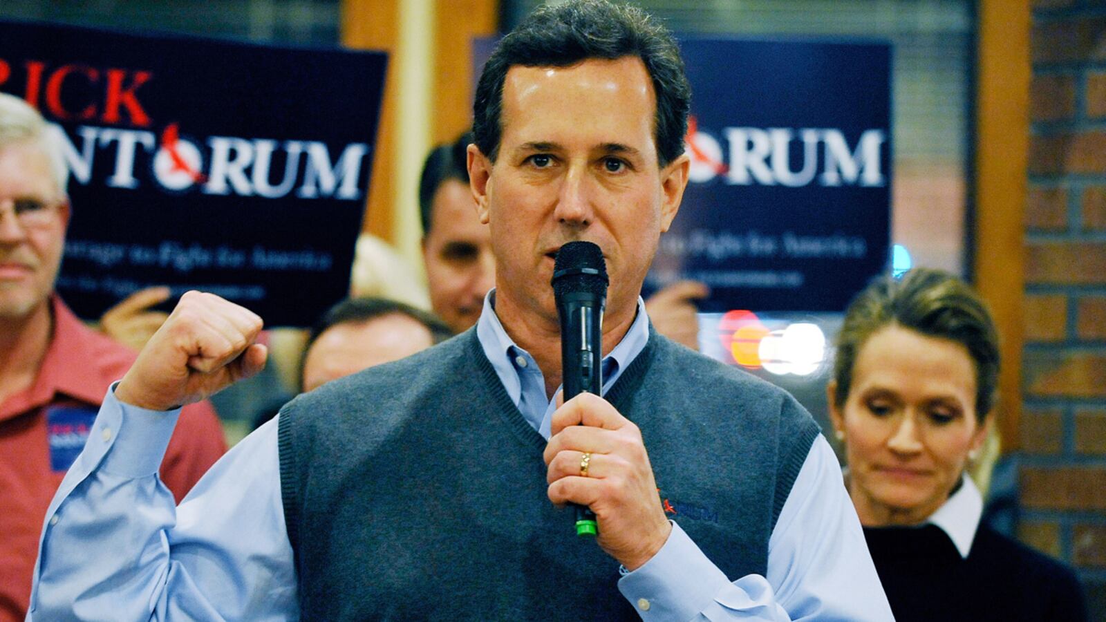 cheats/2012/01/16/santorum-hits-romney-in-s-c-ad/santorum-poll-numbers-romano_kadt86