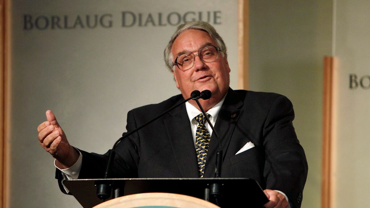 cheats/2011/12/09/buffett-names-son-as-successor/howard-buffett-cheat_sxgcvx