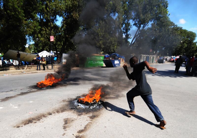 galleries/2010/11/27/haiti-elections/haiti-elections-3_lqcmft