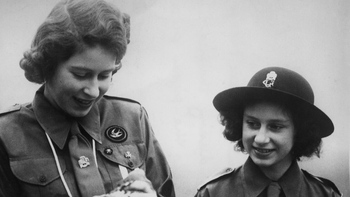 articles/2013/04/02/peta-calls-on-queen-to-abandon-pigeon-racing/queen-pigeon-tease_sbbbyh