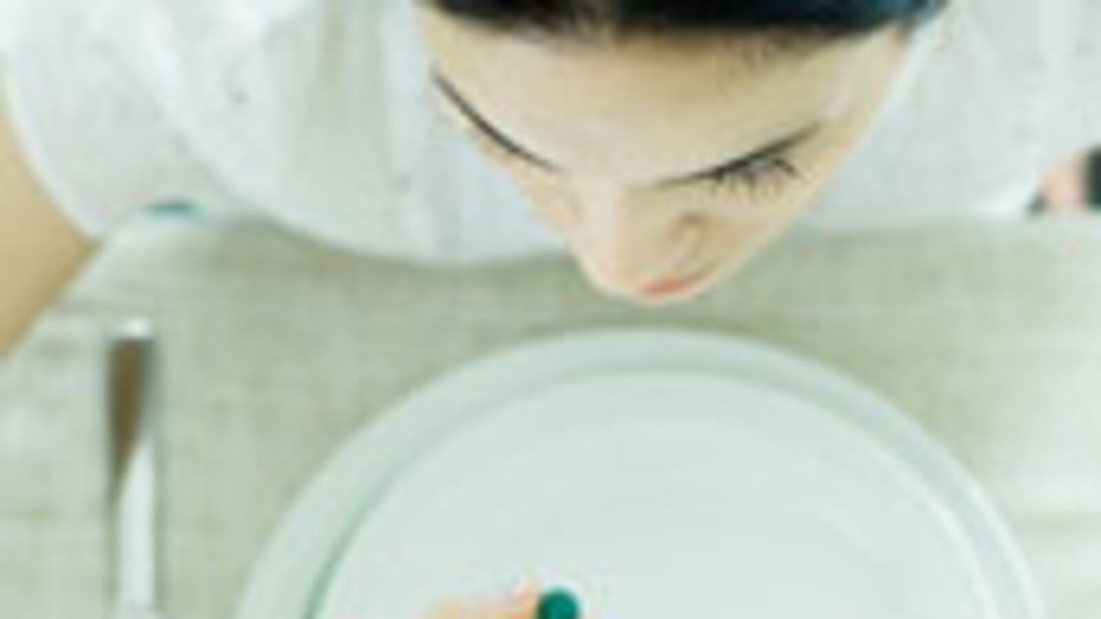 articles/2010/05/02/5-secret-eating-disorders/friedman-secret-eating-disorder_97081_xxpvvb