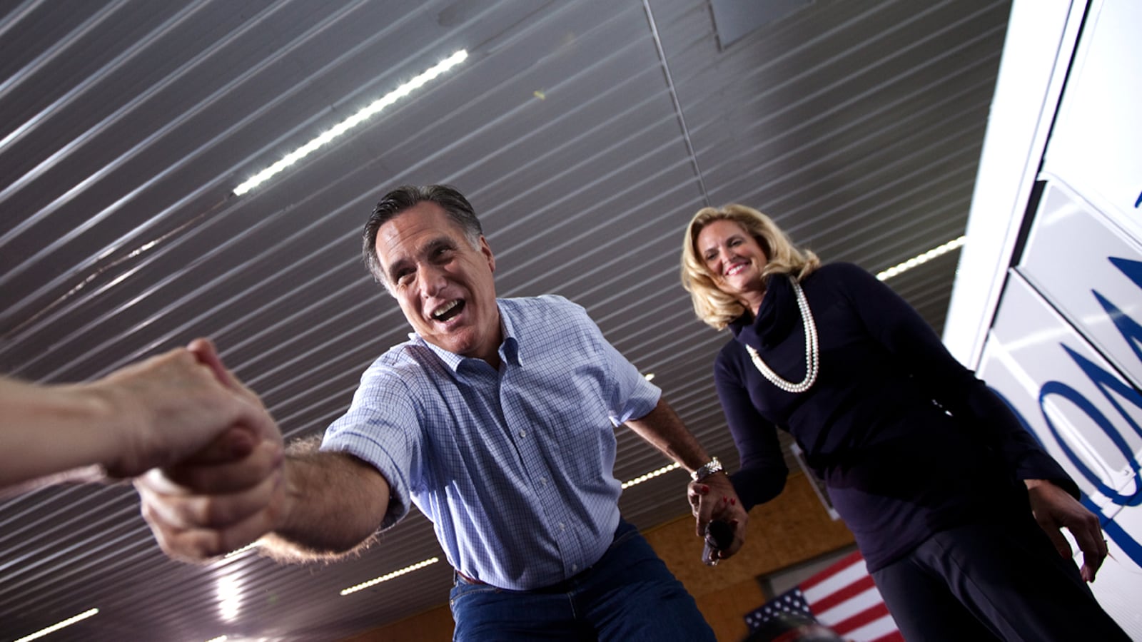 articles/2011/12/31/new-poll-shows-mitt-romney-on-the-cusp-of-iowa-victory/romney-strategy-murphy_bz8gtu