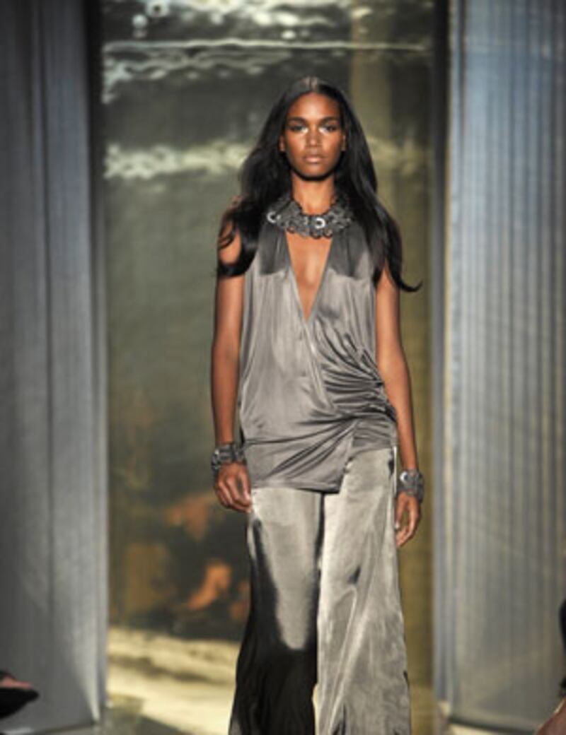 articles/2009/02/16/fashions-new-faces/models---arlenis-sosa_katn6l