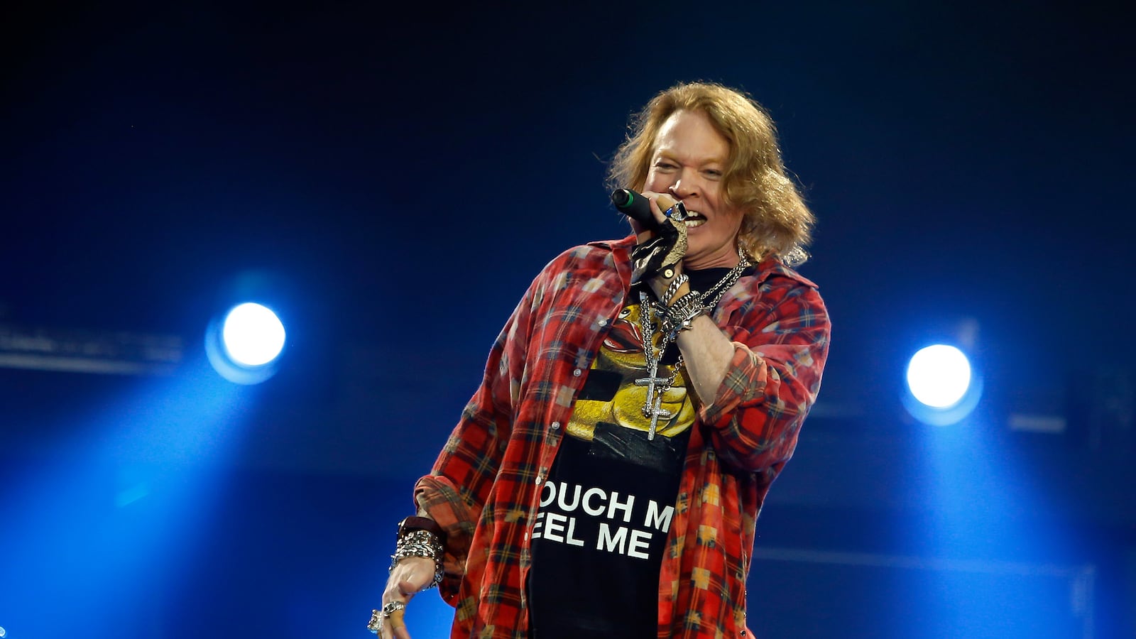 galleries/2016/06/08/axl-rose-wants-unflattering-pics-removed/160608-axel-rose3_w7vdtr