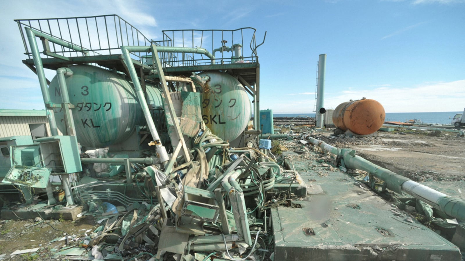 cheats/2011/11/23/quake-near-japan-s-nuclear-site/japan-earthquake-nuclear-site-cs_baxx81