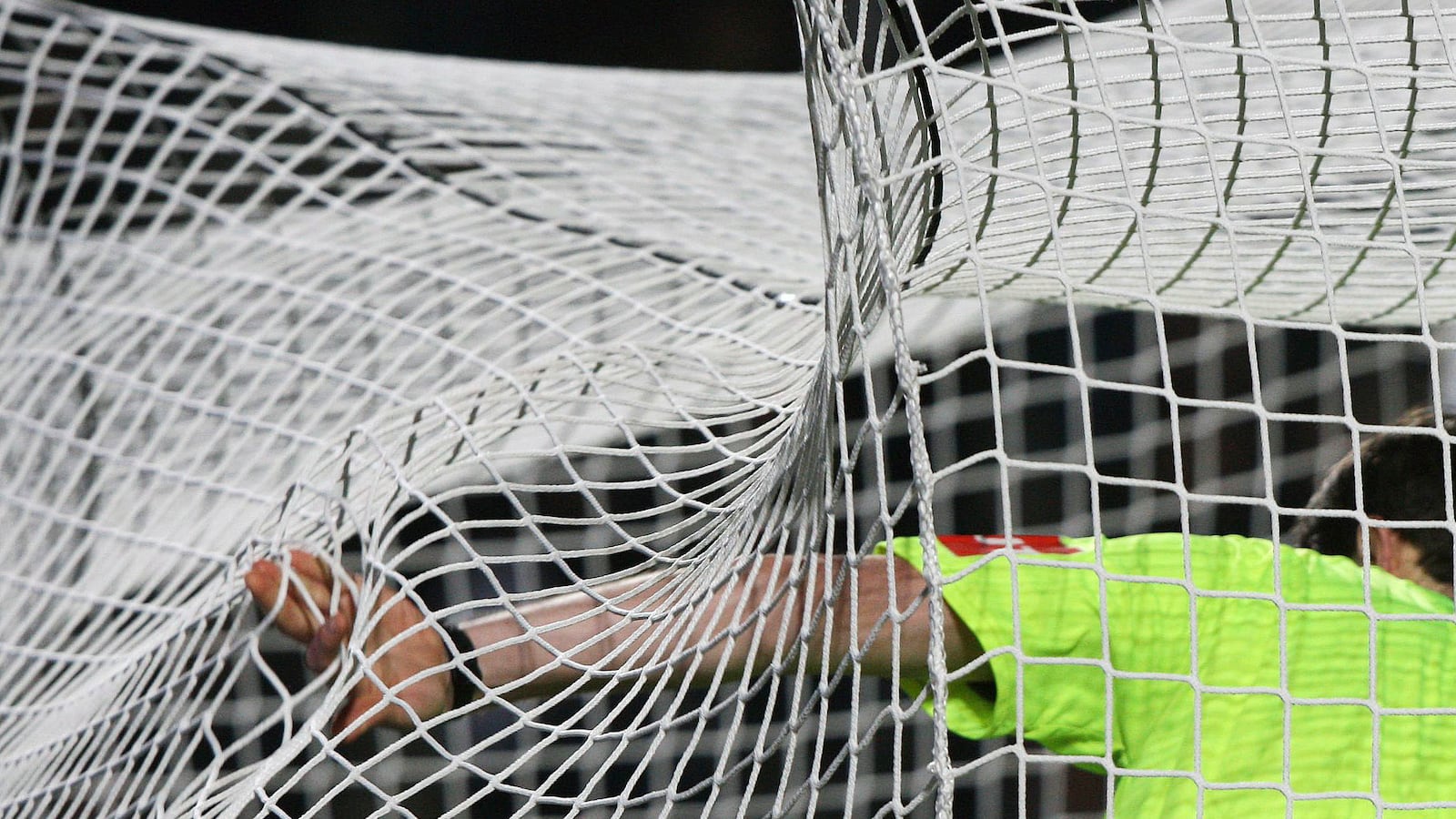 2008-01-12T120000Z_691647873_GM1DXAIQAOAA_RTRMADP_3_SOCCER-FRANCE_jfaluq