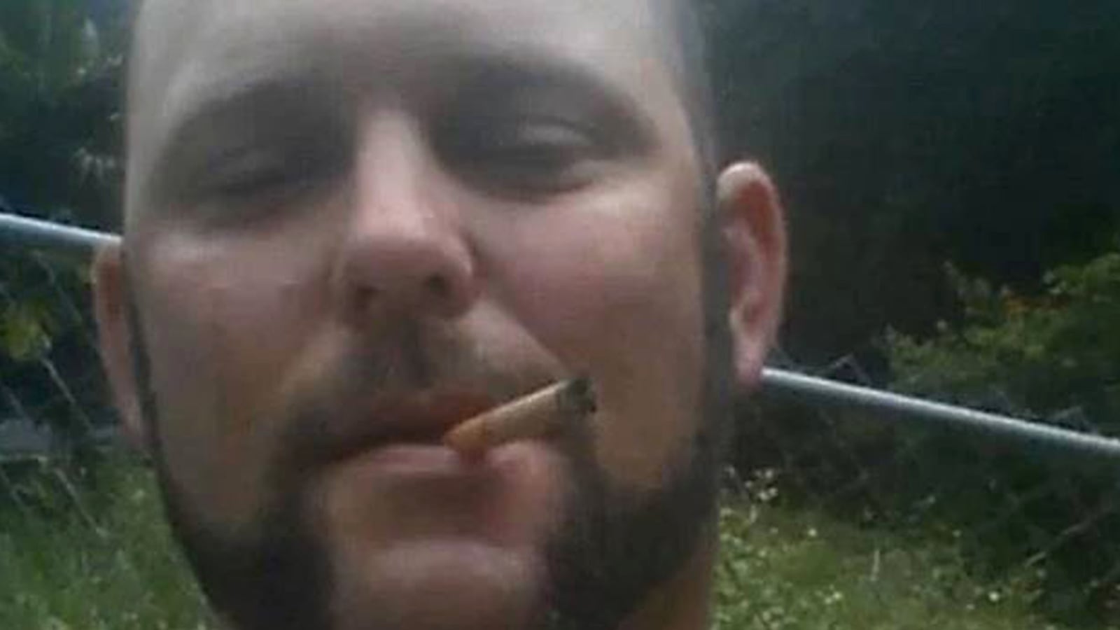 articles/2016/03/21/he-killed-a-pregnant-mom-but-he-still-gets-a-gun/160321-zadrozny-dehayes-tease_hik1h7