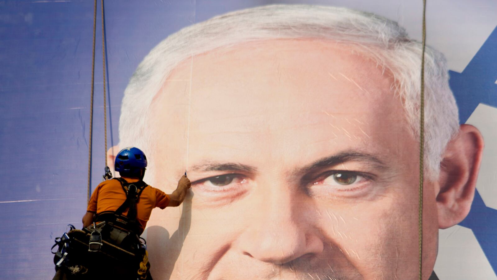 articles/2013/01/21/netanyahu-s-studied-ambiguity/130117-shrum-israel-election-box_rbhbuy