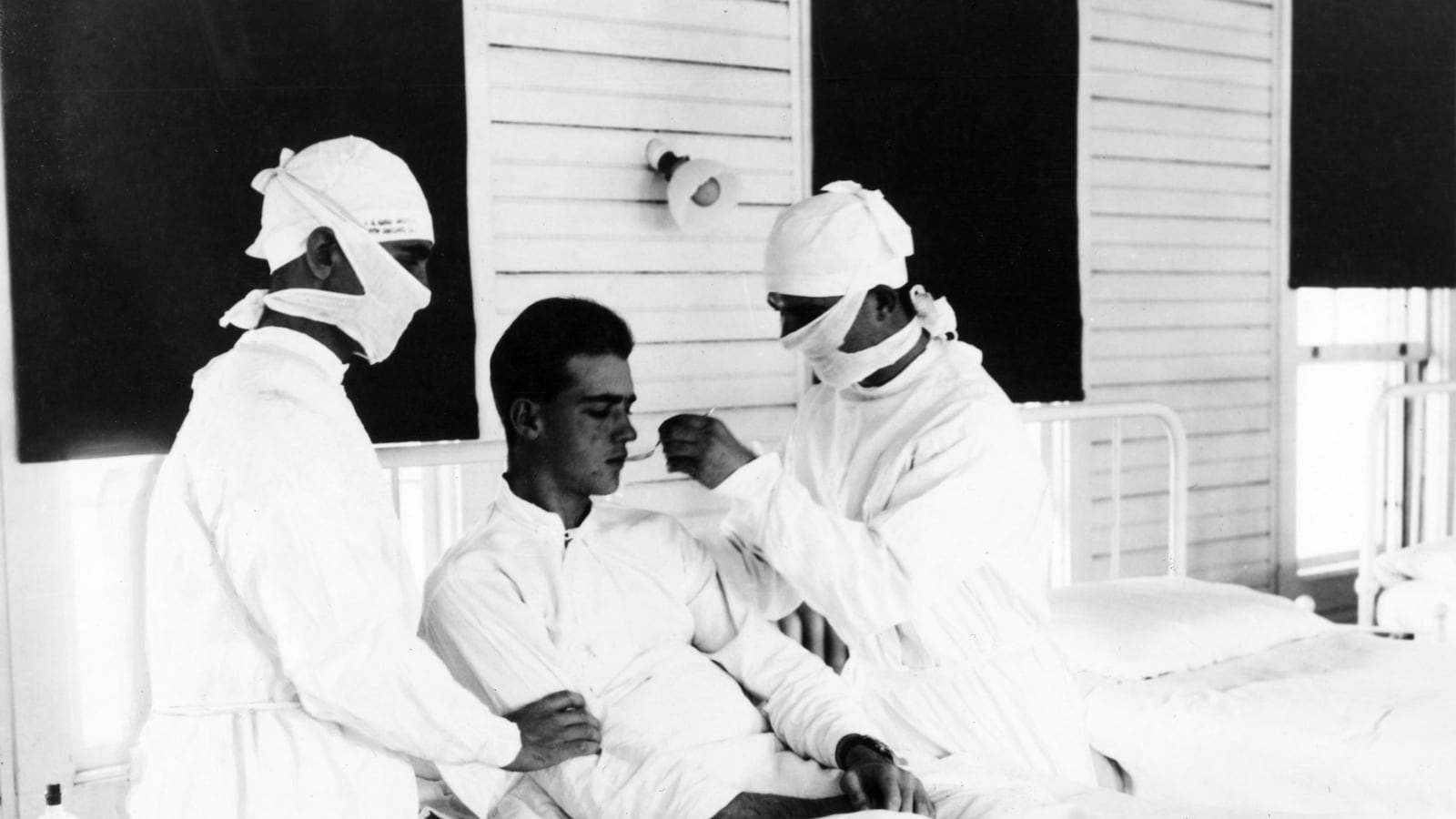 cheats/2014/06/12/scientist-recreates-spanish-flu-virus/140612-flu-1918-cheat_rqzjr8