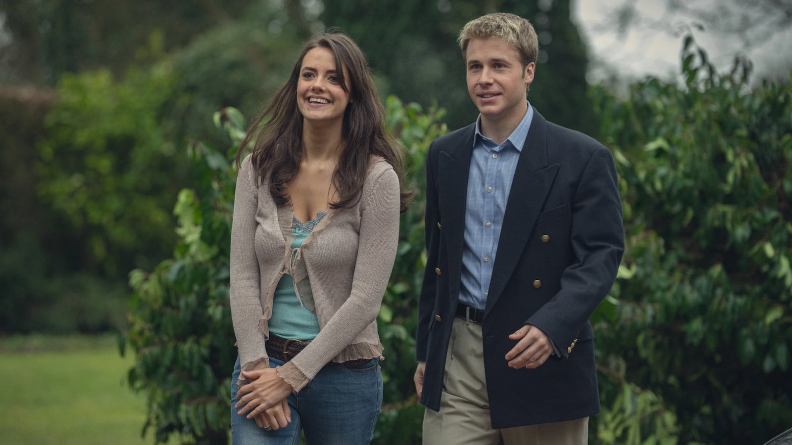 Photo still of actors playing Will and Kate in 'The Crown'