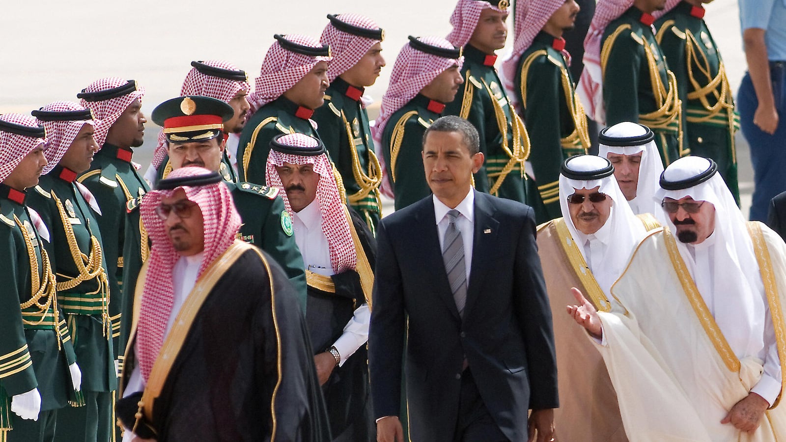 articles/2014/09/25/obama-s-arab-backers-may-draw-the-u-s-deep-into-the-mideast-quagmire/140924-dettmer-obama-tease_qf7kuo