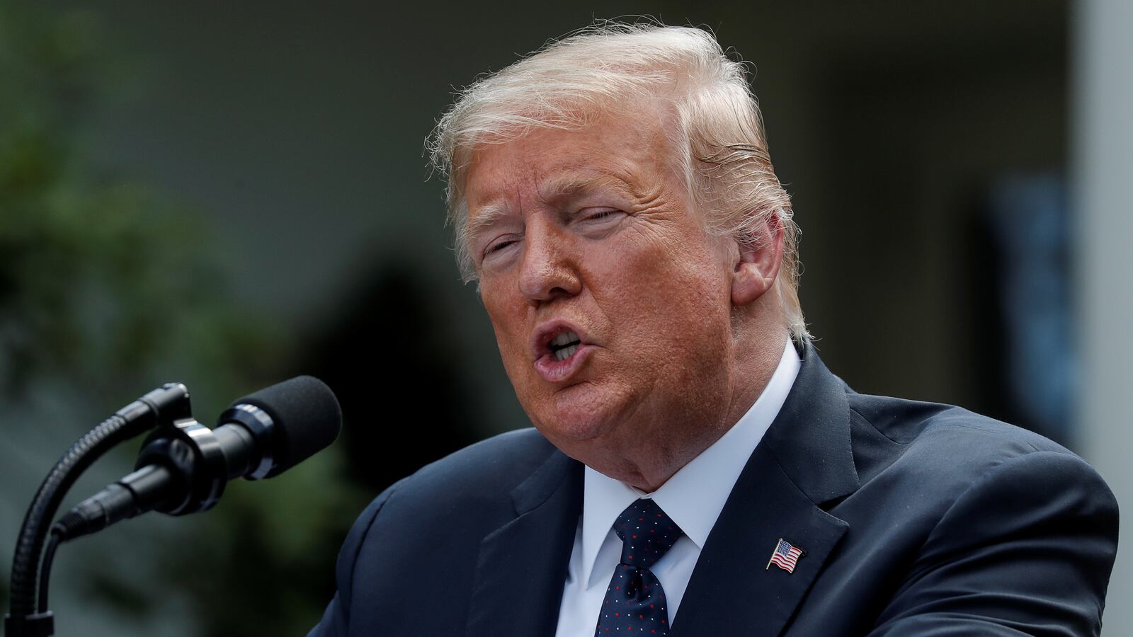 2020-06-24T202300Z_1889344354_RC2WFH9H4ZZC_RTRMADP_3_USA-TRUMP-POLAND_kxvv5v