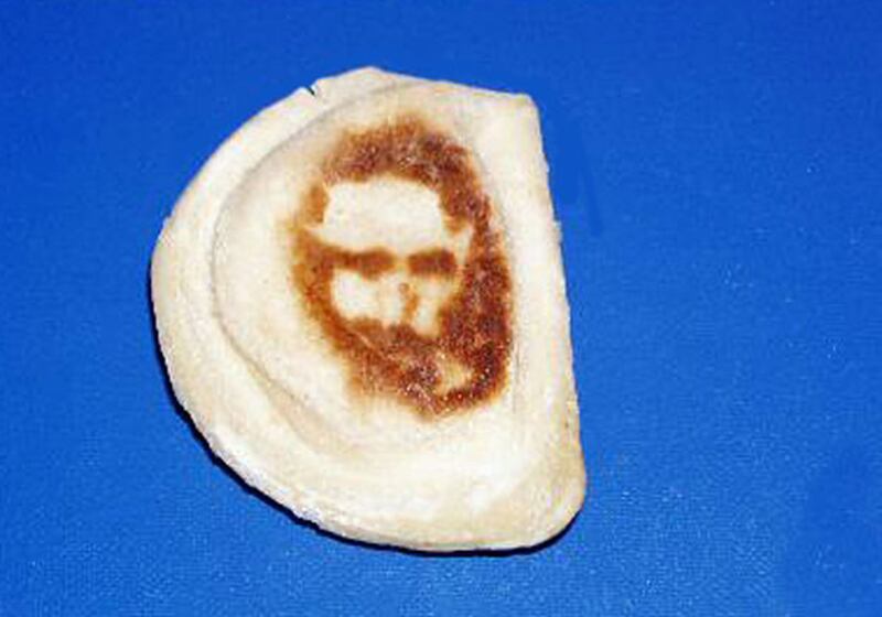 galleries/2009/11/30/father-son-and-the-holy-toast/religious-sightings-11_jtfuu5