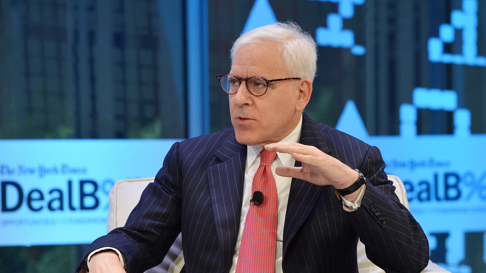 articles/2013/11/12/wall-street-ceos-say-it-s-the-best-of-times-and-the-worst-of-times/131112-gross-dealbook-tease_bfddwu