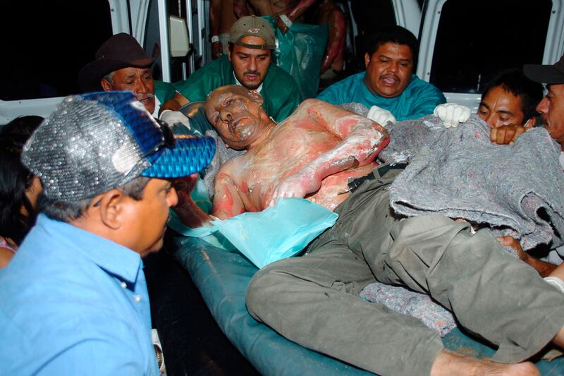 galleries/2012/02/15/honduras-prison-fire-photos/honduras-prison-fire-photos-two_xydz4j