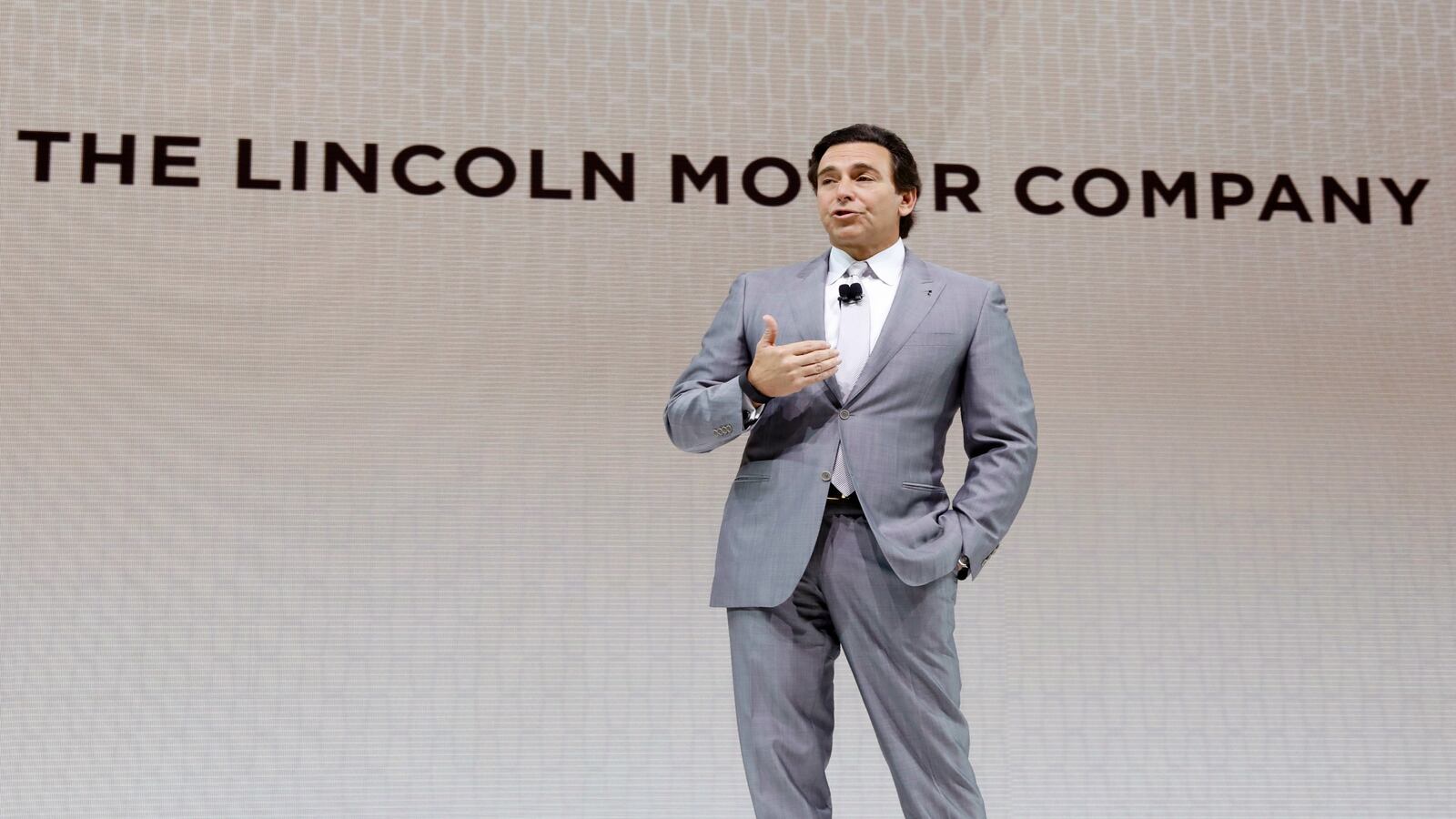 170521-ford-management-shakeup-cheat_pub5zj