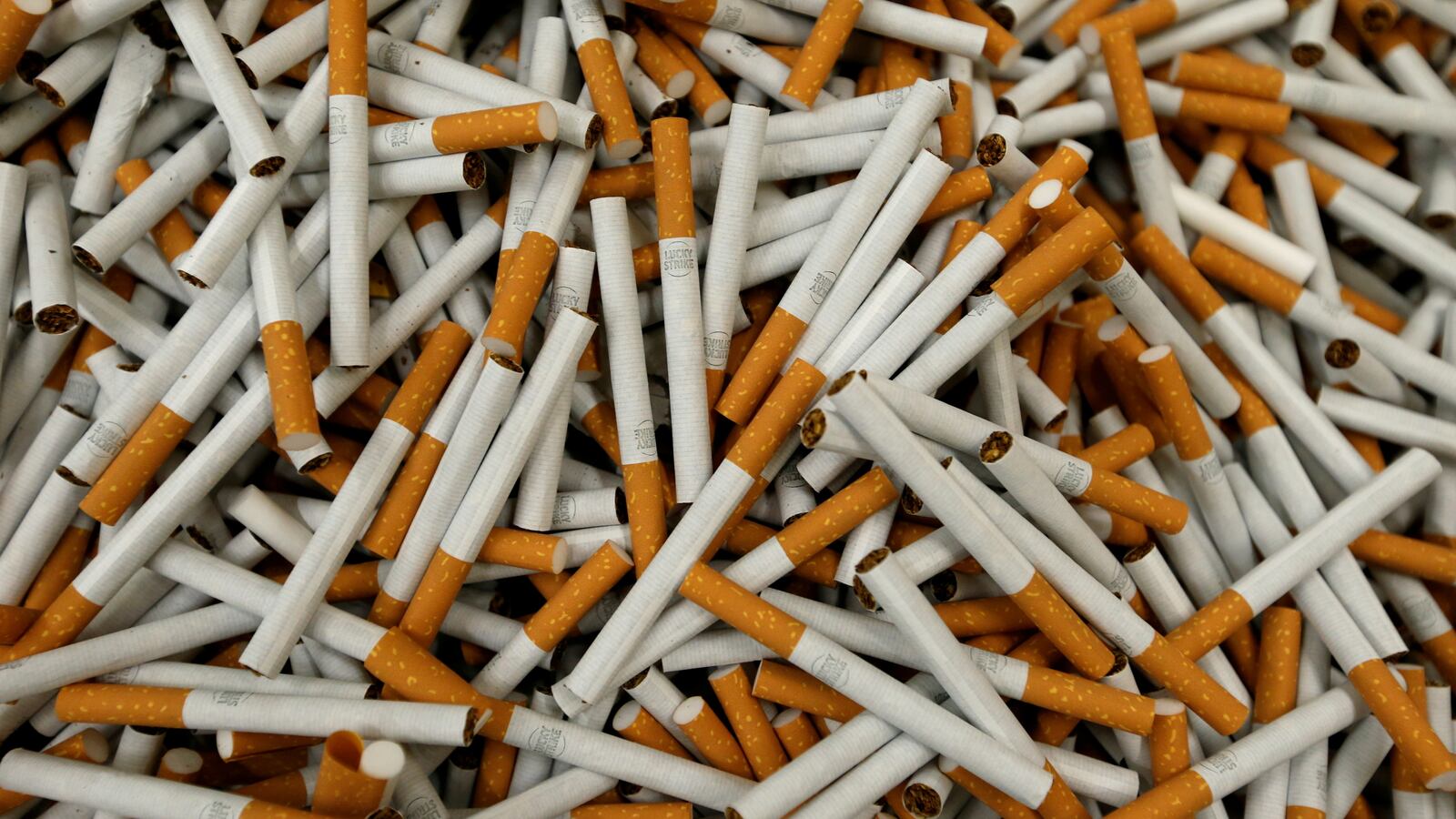 2021-12-07T071007Z_975698073_RC2J9R94EQVH_RTRMADP_3_BRIT-AM-TOBACCO-OUTLOOK_hzukdl