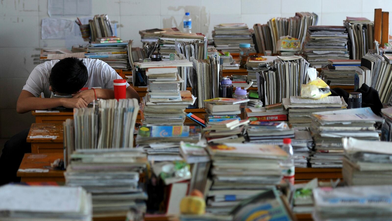 cheats/2016/09/14/survey-college-kids-uninformed-on-world-affairs/160914-CFR-survey-cheat_muzcxf