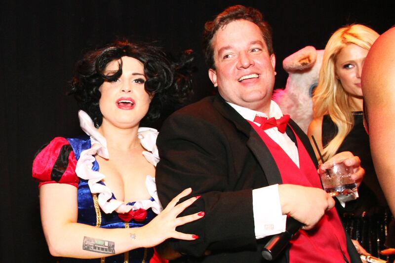 galleries/2013/06/22/beacher-s-madhouse-wildest-club-in-los-angeles-featuring-miley-cyrus-bill-maher-more/130621-beachers-madhouse-03-GAL_b0vgok