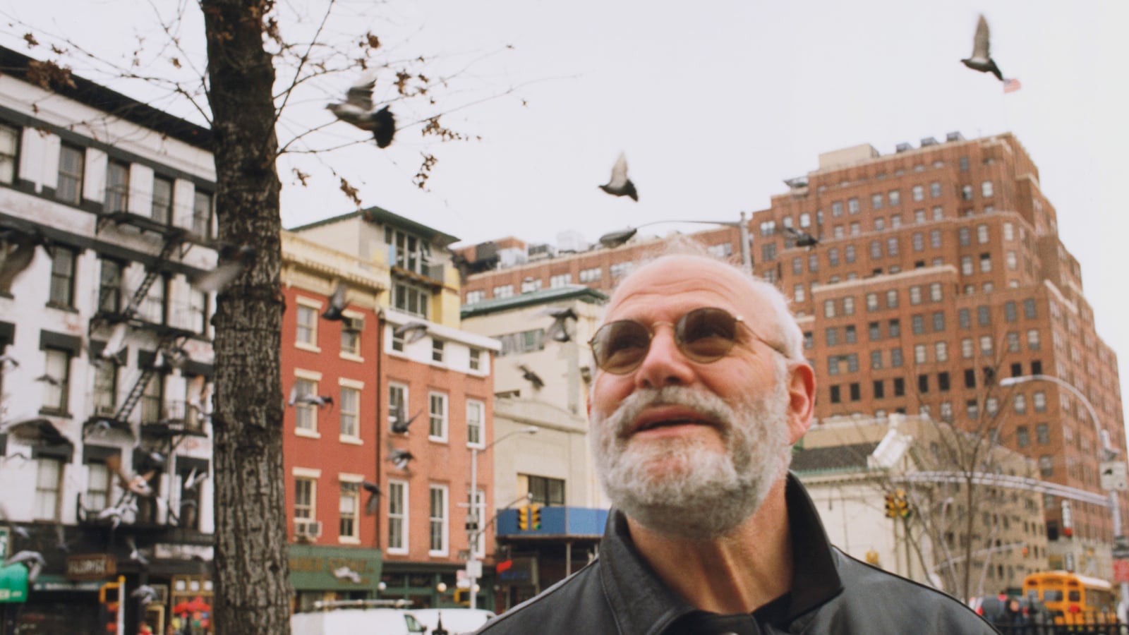 cheats/2015/08/30/neurologist-oliver-sacks-dies-at-82/140702-daly-sacks-tease_mjiwep