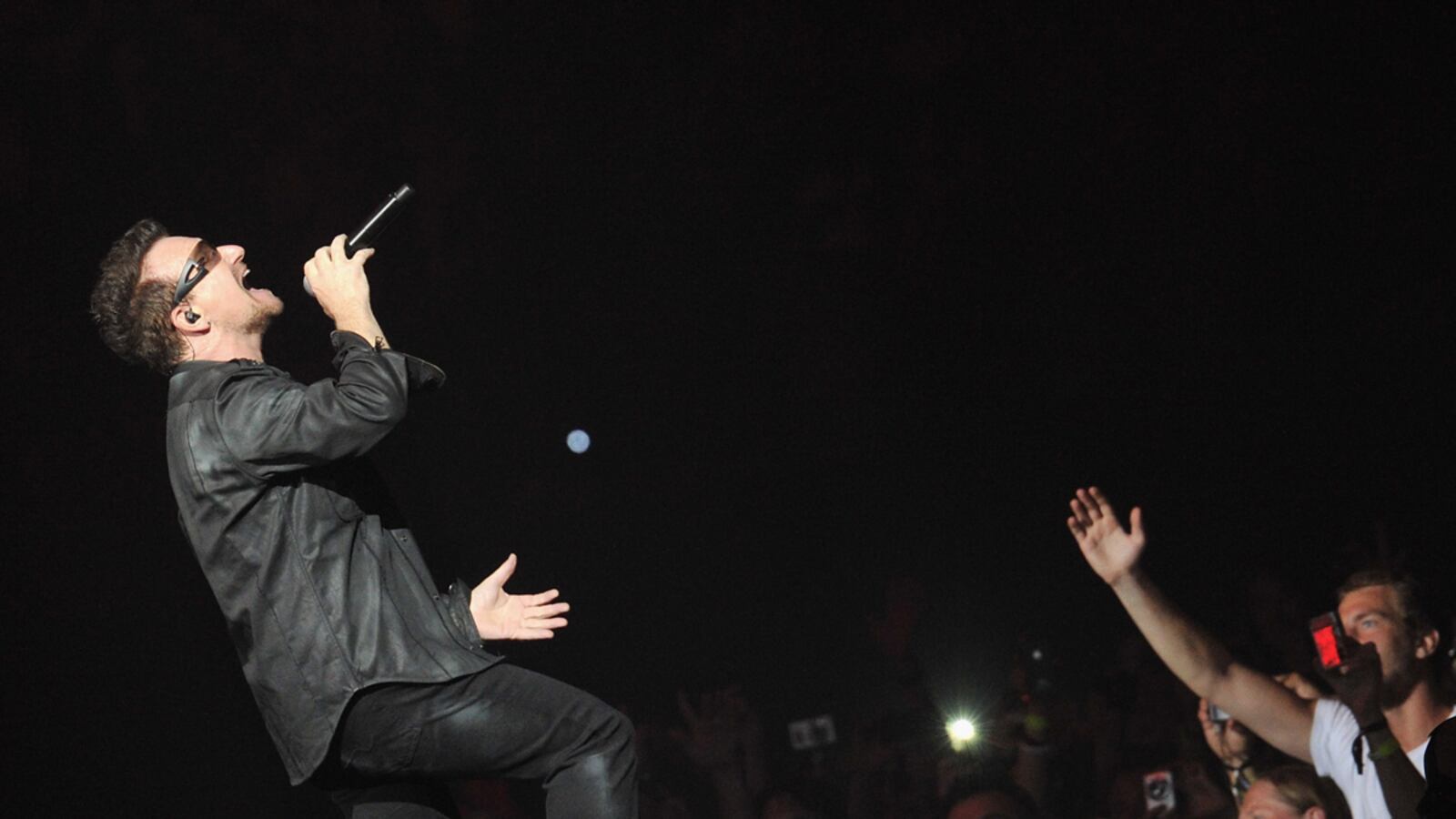 cheats/2012/05/18/bono-to-be-richest-rock-star/world-records-highest-grossing-tour_xrh4om