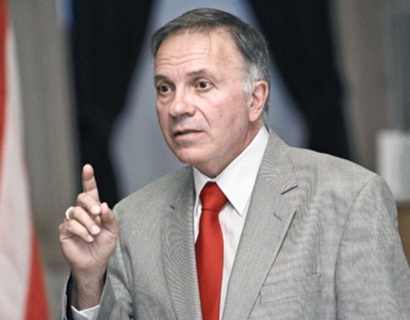 articles/2010/10/26/can-tom-tancredo-become-governor-of-colorado/curtis-tom-tancredo_136593_xyfe1x