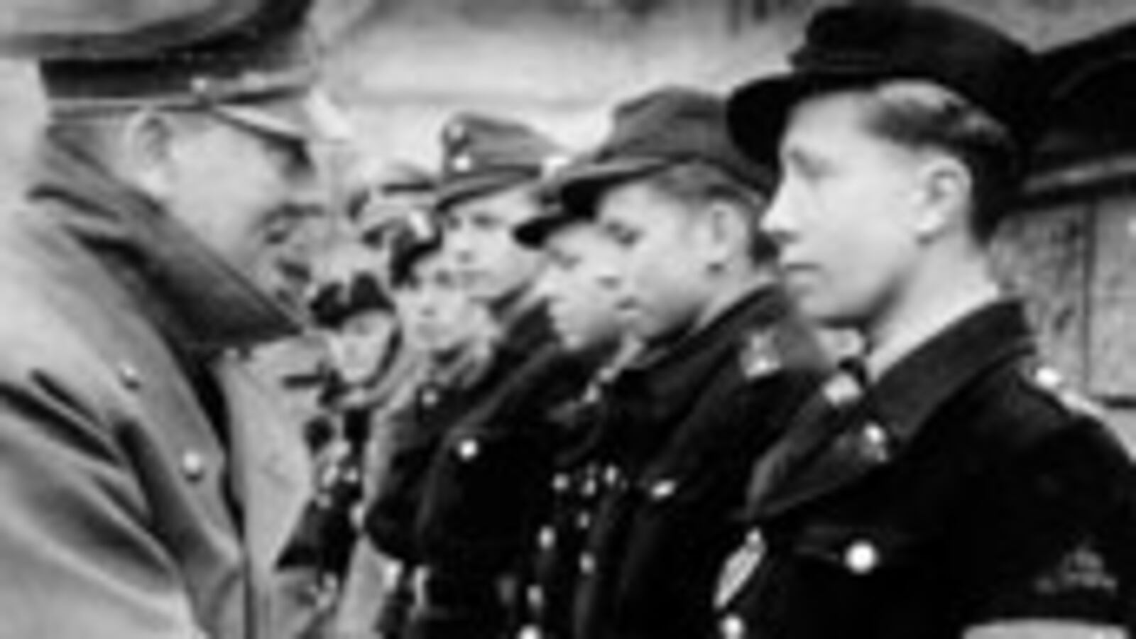 articles/2008/12/17/reservoir-nazis/winter-tarantino-nazis_7481_lwm2ui