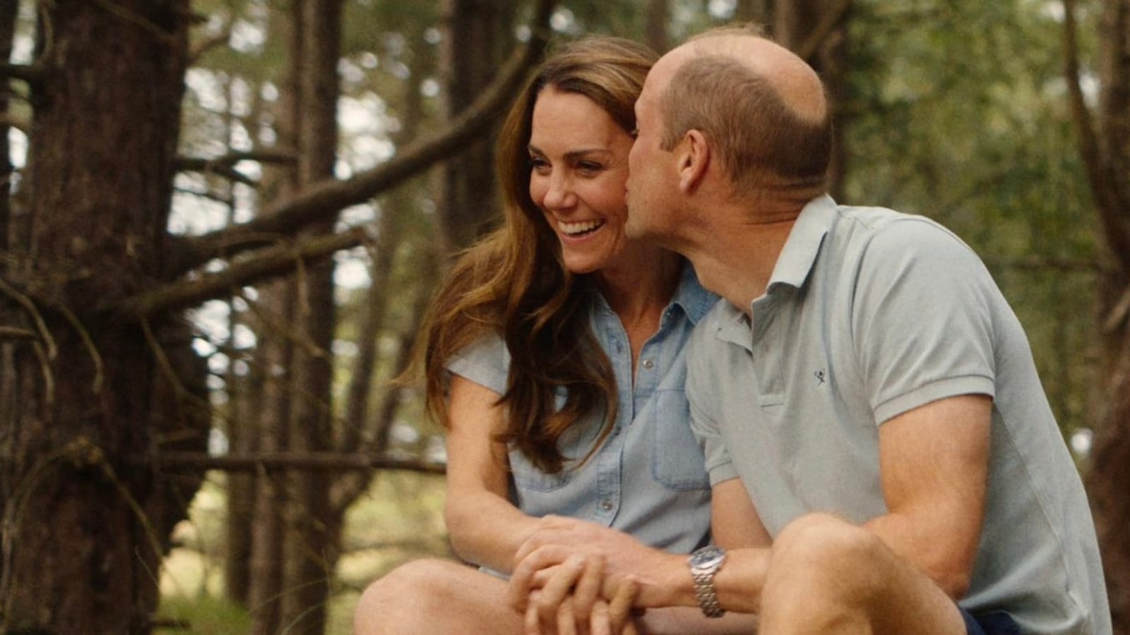 William and Kate‘s royal kiss.