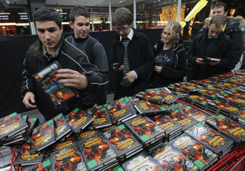 galleries/2010/12/15/2010-record-breakers/record-breakers---video-game-sales_sik5zk