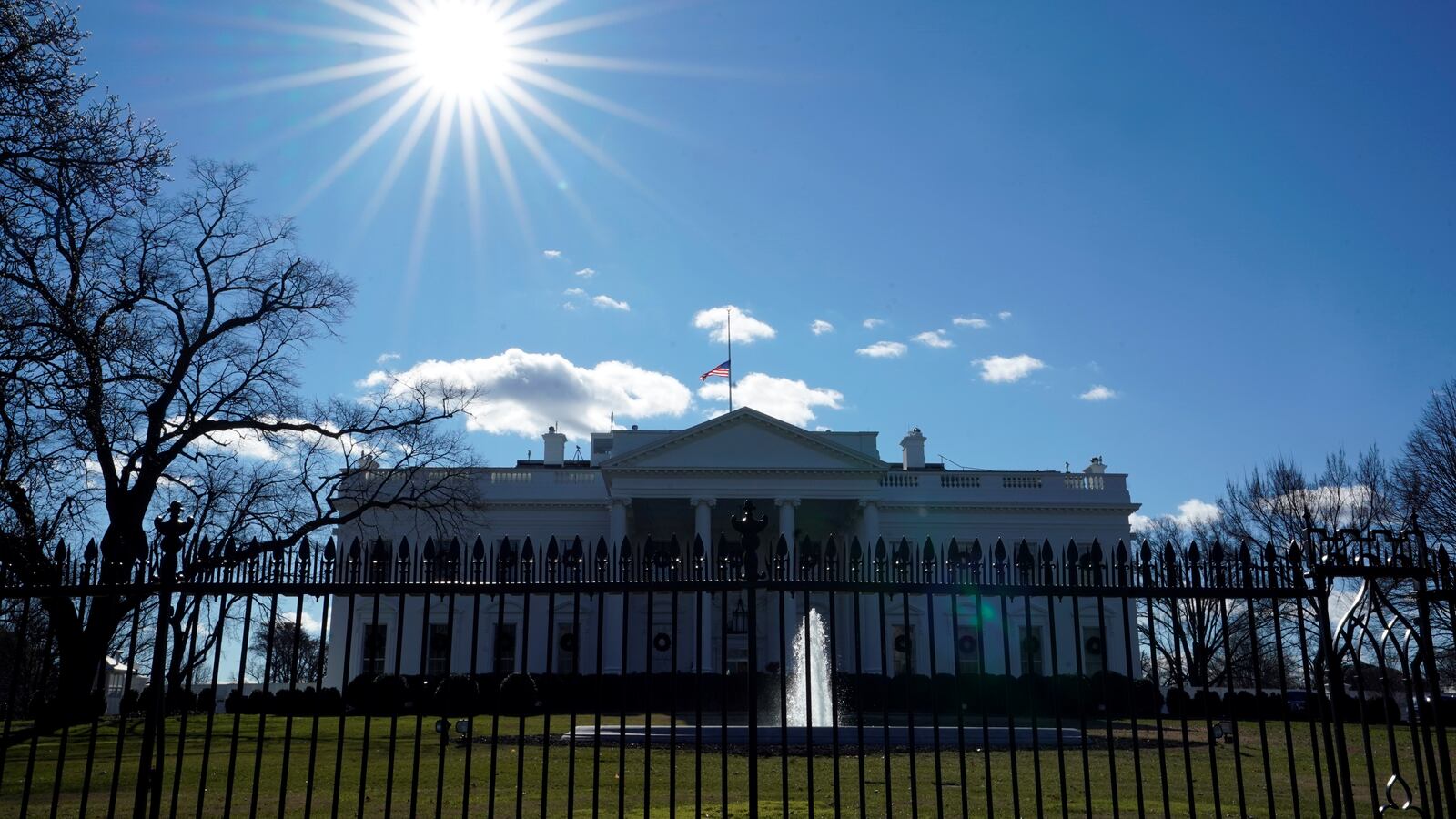 2018-12-22T000000Z_844285172_RC17EE2559D0_RTRMADP_3_USA-CONGRESS-BUDGET_clbaer