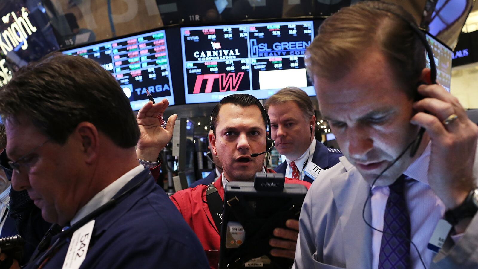 cheats/2012/12/05/dow-closes-over-13-000/stock-market-up-apple-down-cheat_dg0s0s