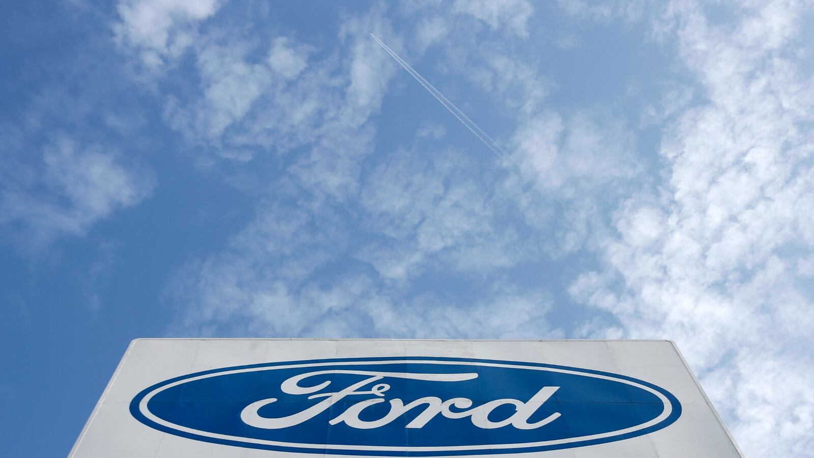 cheats/2015/10/26/ford-trump-didn-t-convince-us-to-move-to-ohio/151026-ford-cheat_pf3cch