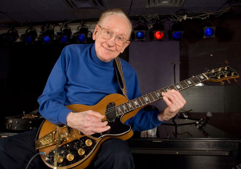 galleries/2009/12/23/celebrity-deaths-2009/celebrity-deaths-2009---les-paul_tl3b0d