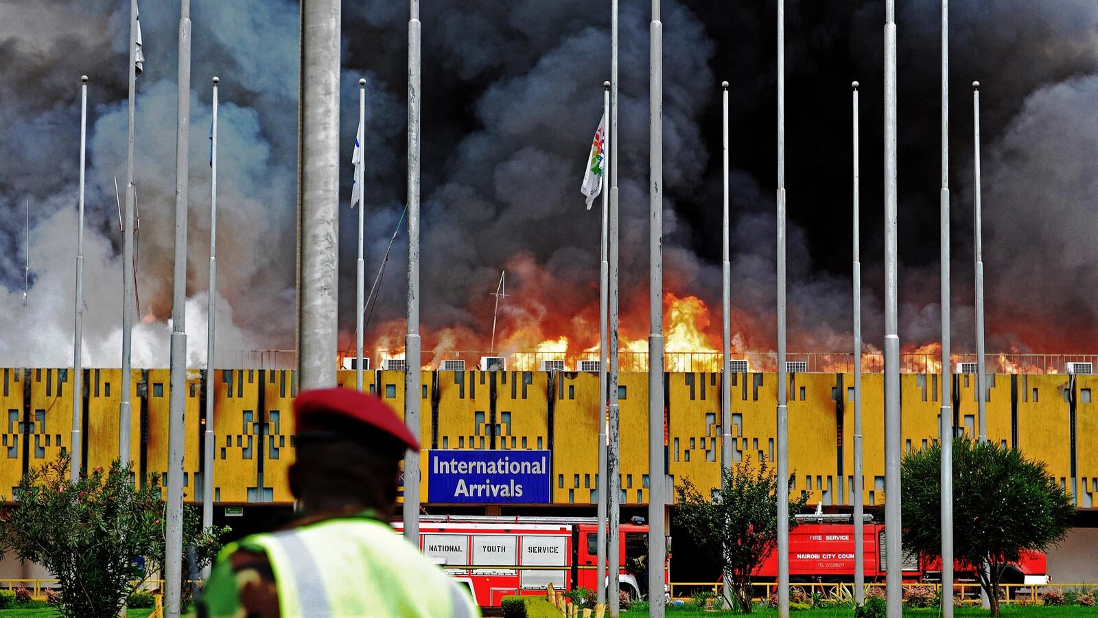 galleries/2013/08/07/massive-fire-engulfs-nairobi-airport-photos/kenya-airport-fire-9_ao9cn2